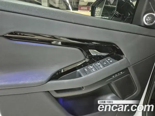 Land Rover Range Rover Evoque 2025 — Photo 4/20