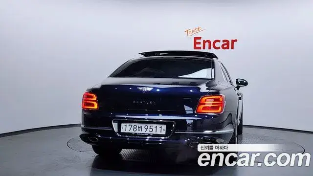 Bentley Flying Spur 2022 — Şəkil 14/20
