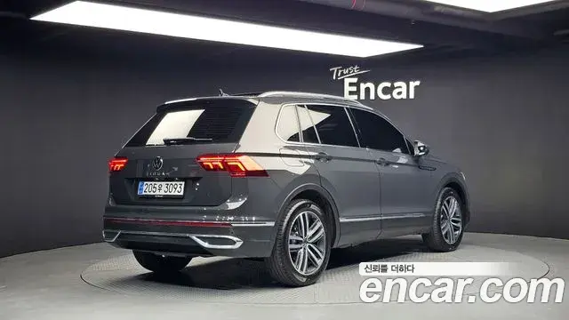 Volkswagen Tiguan 2021 — Photo 20/20