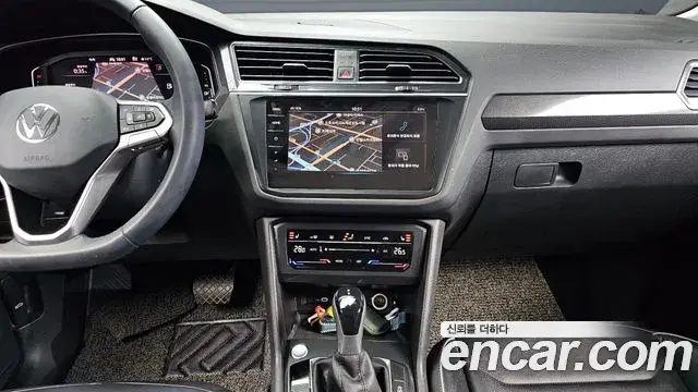 Volkswagen Tiguan 2021 — Photo 17/20