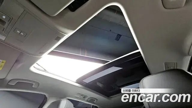 Volkswagen Tiguan 2021 — Photo 9/20