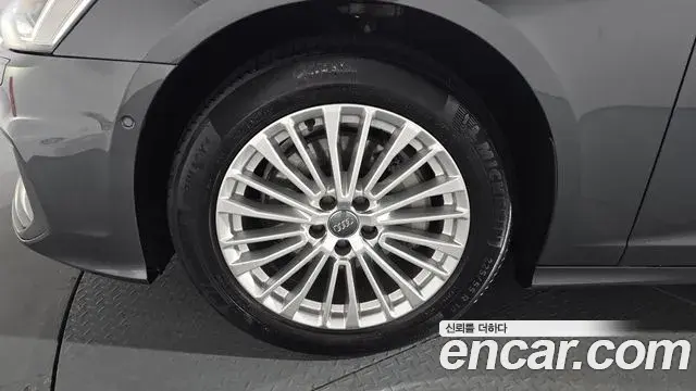 Audi A6 2019 — Şəkil 13/20