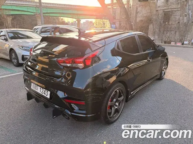 Hyundai Veloster 2019 — Фото 6/18