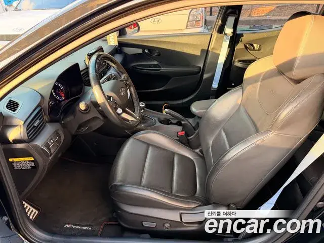 Hyundai Veloster 2019 — Фото 15/18