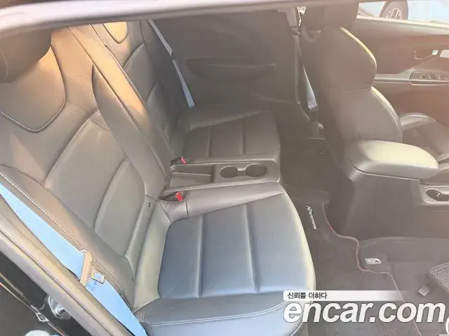 Hyundai Veloster 2019 — Фото 16/18