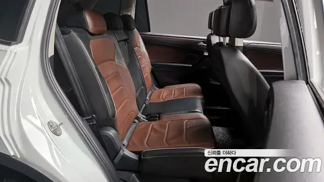 Volkswagen Tiguan Allspace 2023 — Фото 12/20