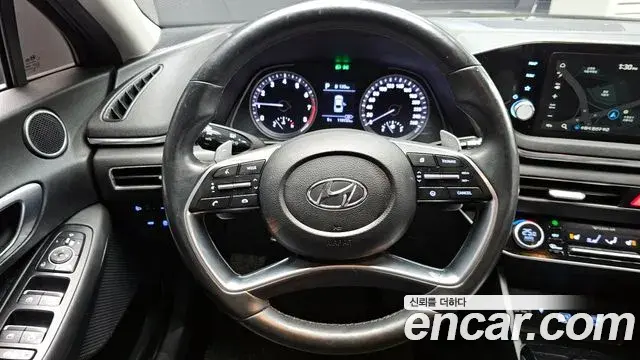 Hyundai Sonata Hybrid 2020 — ფოტო 13/20