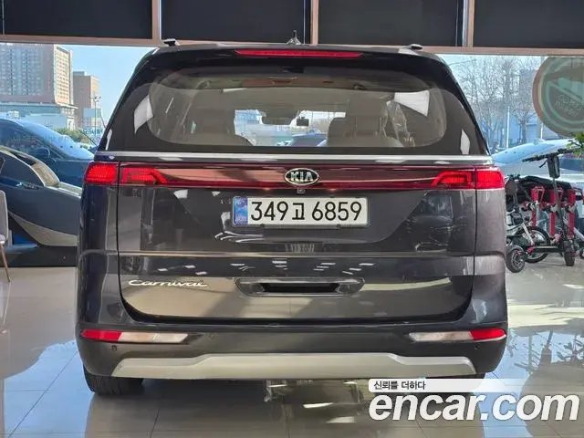 Kia Carnival 2021 — Фото 4/20
