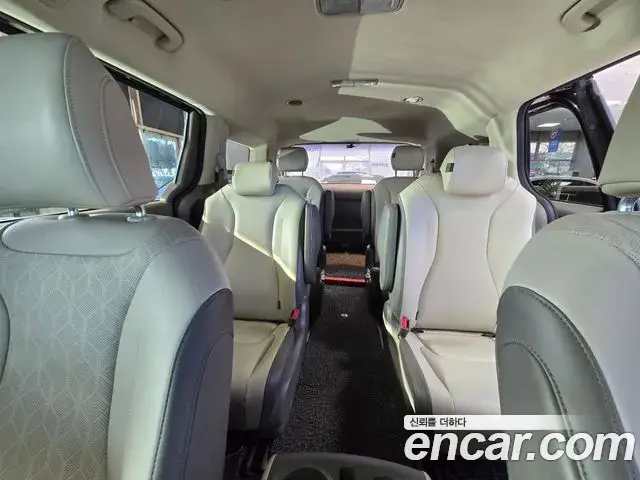 Kia Carnival 2021 — Фото 11/20