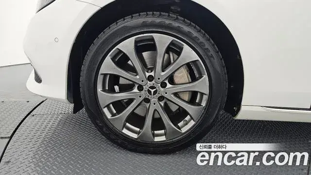 Mercedes-Benz E-Class 2018 — Şəkil 5/20
