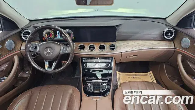 Mercedes-Benz E-Class 2018 — Şəkil 19/20