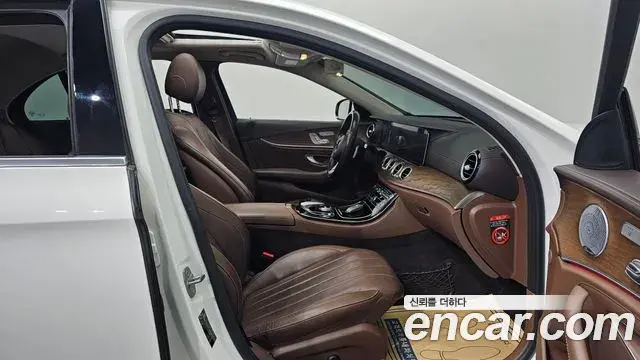 Mercedes-Benz E-Class 2018 — Şəkil 20/20