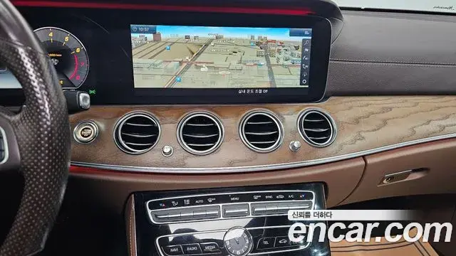 Mercedes-Benz E-Class 2018 — Şəkil 9/20