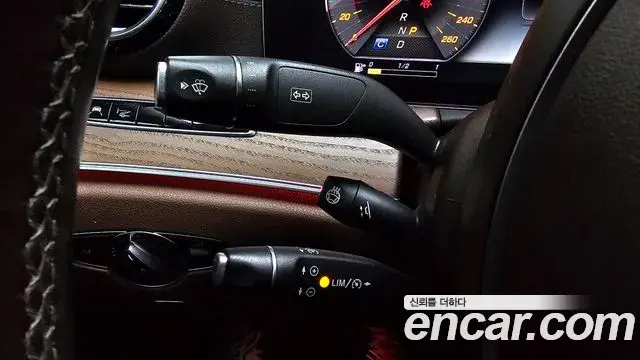 Mercedes-Benz E-Class 2018 — Şəkil 15/20