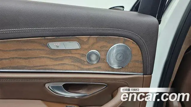 Mercedes-Benz E-Class 2018 — Şəkil 10/20