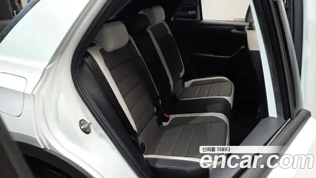 Volkswagen T-Roc 2021 — ფოტო 7/20