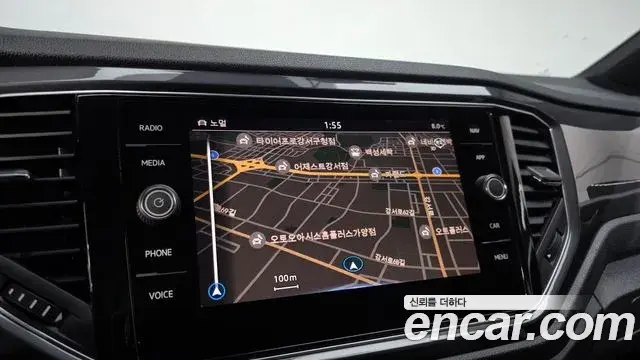 Volkswagen T-Roc 2021 — ფოტო 14/20