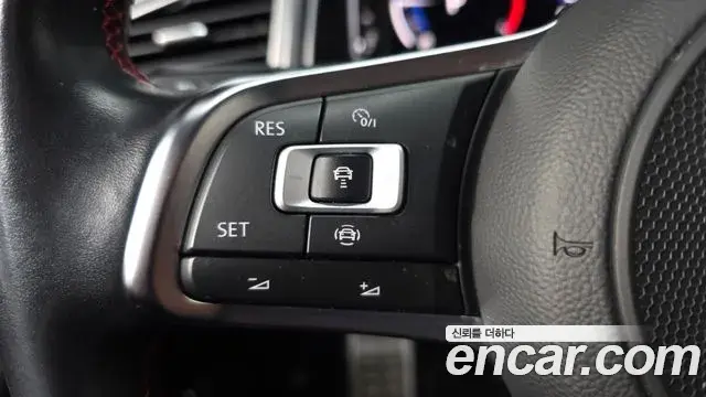 Volkswagen T-Roc 2021 — ფოტო 8/20