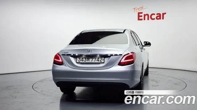 Mercedes-Benz C-Class 2019 — Şəkil 2/20