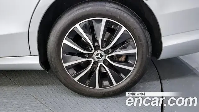 Mercedes-Benz C-Class 2019 — Şəkil 18/20