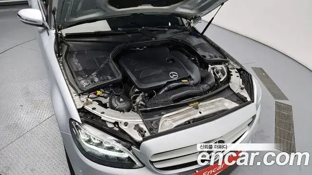 Mercedes-Benz C-Class 2019 — Şəkil 16/20