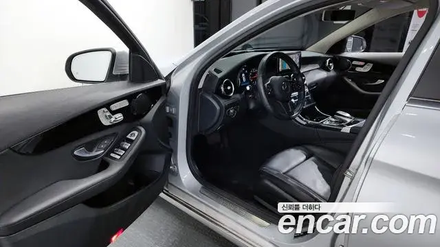 Mercedes-Benz C-Class 2019 — Şəkil 9/20