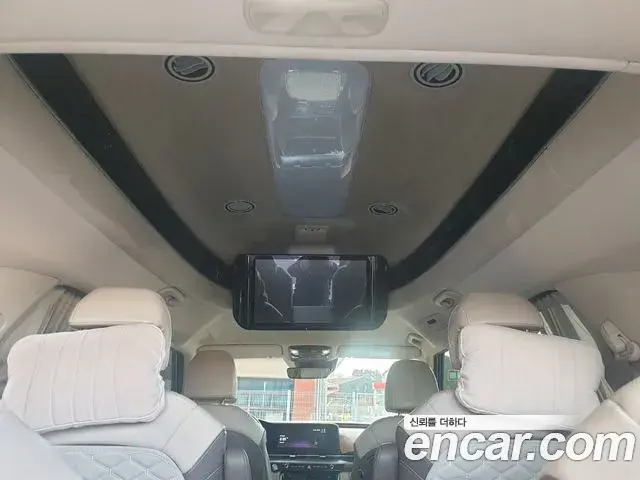 Kia Carnival 2023 — Photo 16/20