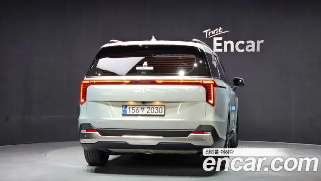 Kia Carnival 2023 — Photo 4/20