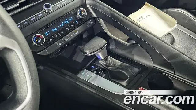 Hyundai The New Avante Hybrid 2021 — ფოტო 6/20