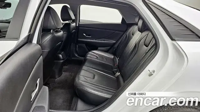 Hyundai The New Avante Hybrid 2021 — ფოტო 2/20