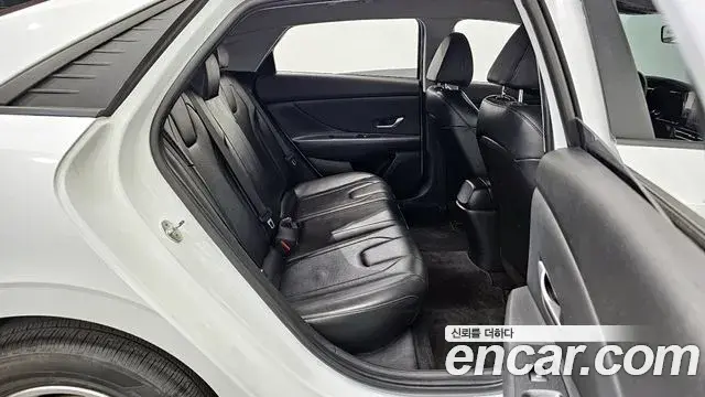 Hyundai The New Avante Hybrid 2021 — ფოტო 3/20