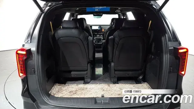 Kia Carnival 2025 — Фото 20/20