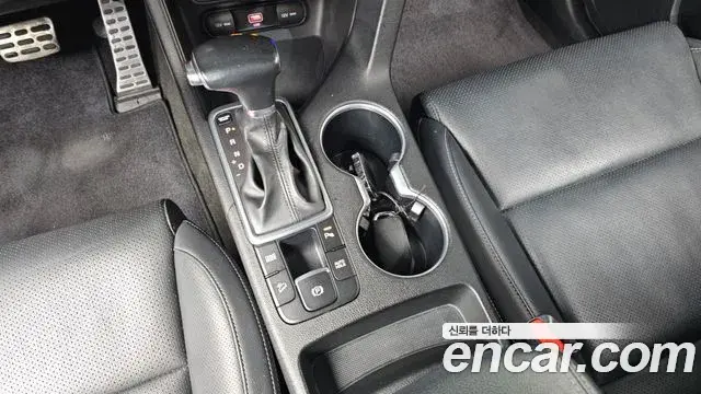 Kia Sportage The Bold 2020 — ფოტო 8/20
