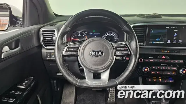Kia Sportage The Bold 2020 — ფოტო 15/20