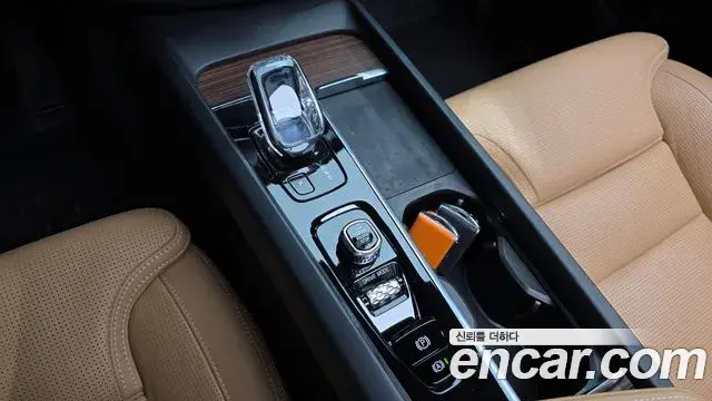 Volvo XC60 2021 — Şəkil 5/20