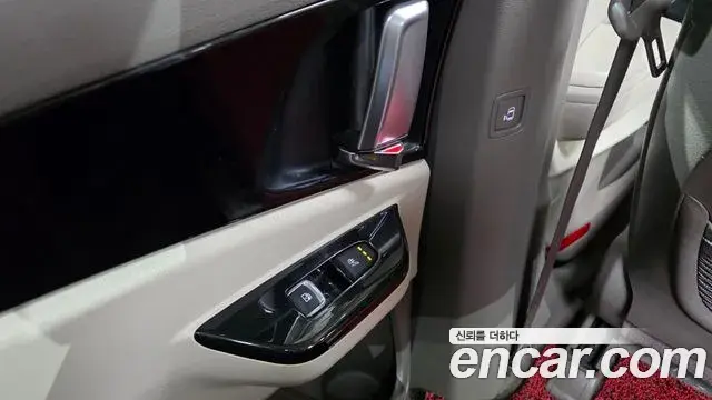 Kia Carnival 2020 — Фото 19/20