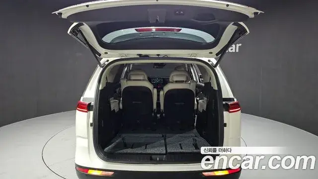 Kia Carnival 2021 — Photo 20/20