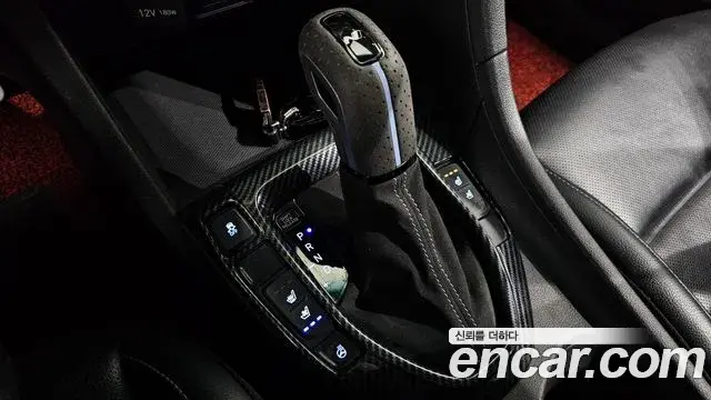Hyundai Veloster 2020 — Photo 1/20