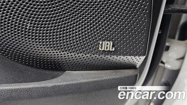 Hyundai Veloster 2020 — Photo 12/20