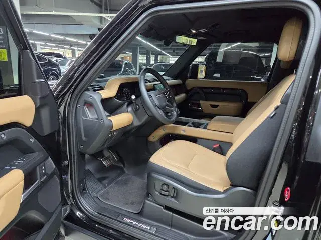 Land Rover Defender 2025 — Фото 6/20