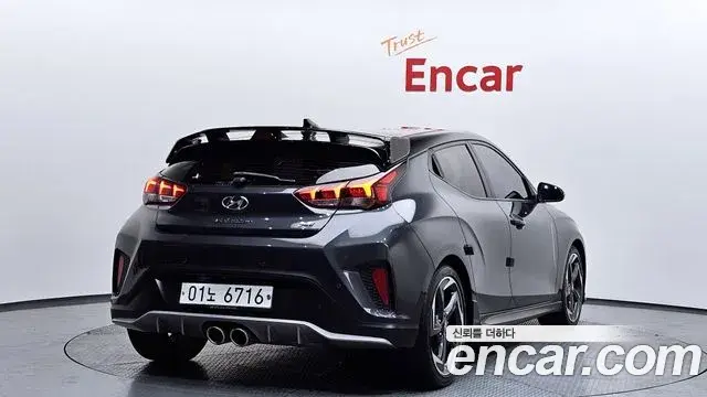 Hyundai Veloster 2018 — ფოტო 2/20