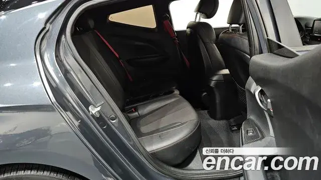 Hyundai Veloster 2018 — ფოტო 20/20