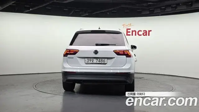 Volkswagen Tiguan 2018 — Şəkil 1/20