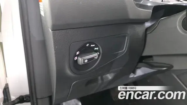Volkswagen Tiguan 2018 — Şəkil 18/20