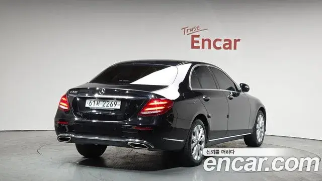 Mercedes-Benz E-Class 2018 — Photo 15/20