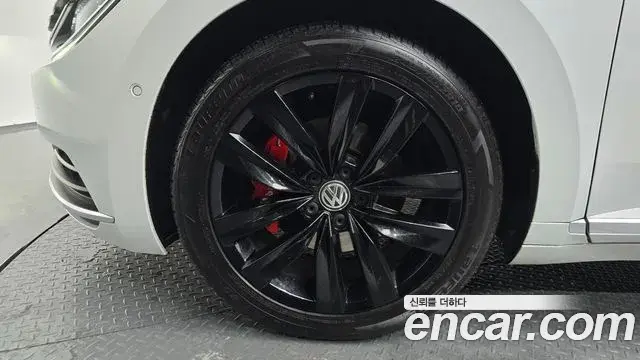 Volkswagen Arteon 2019 — Photo 19/20
