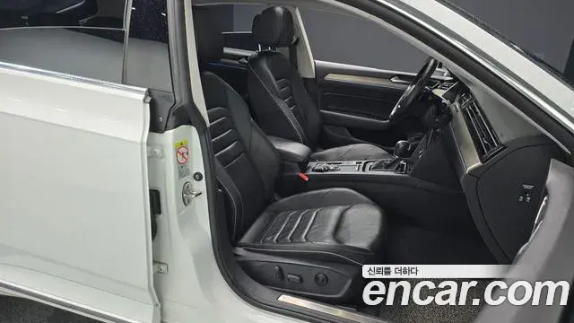 Volkswagen Arteon 2019 — Photo 13/20