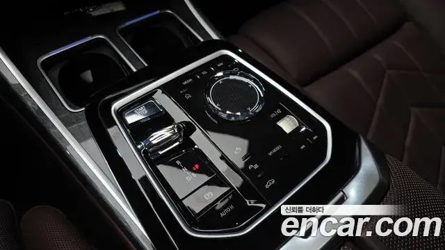 BMW 7 Series 2023 — Şəkil 19/20