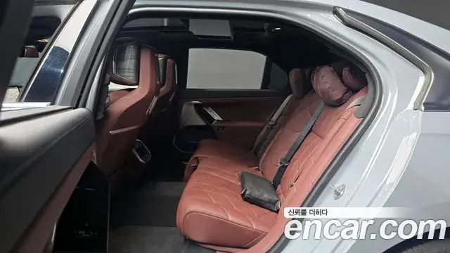 BMW 7 Series 2023 — Şəkil 11/20