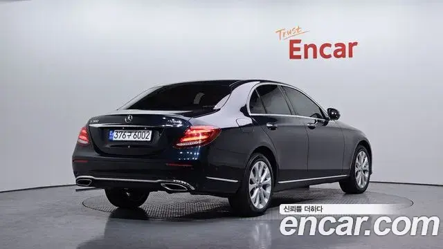 Mercedes-Benz E-Class 2018 — Şəkil 9/20